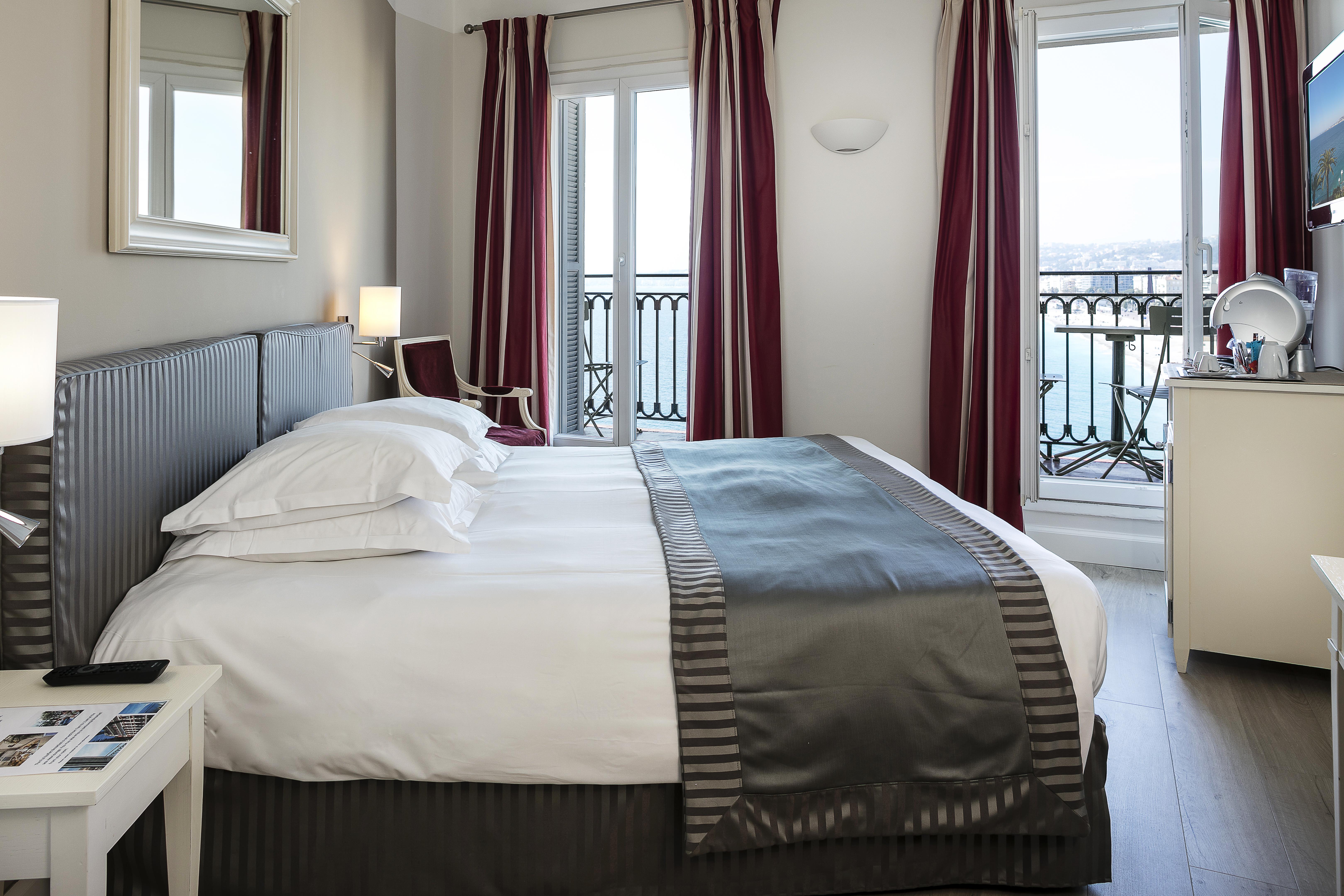 Hotel Suisse Nice Bagian luar foto